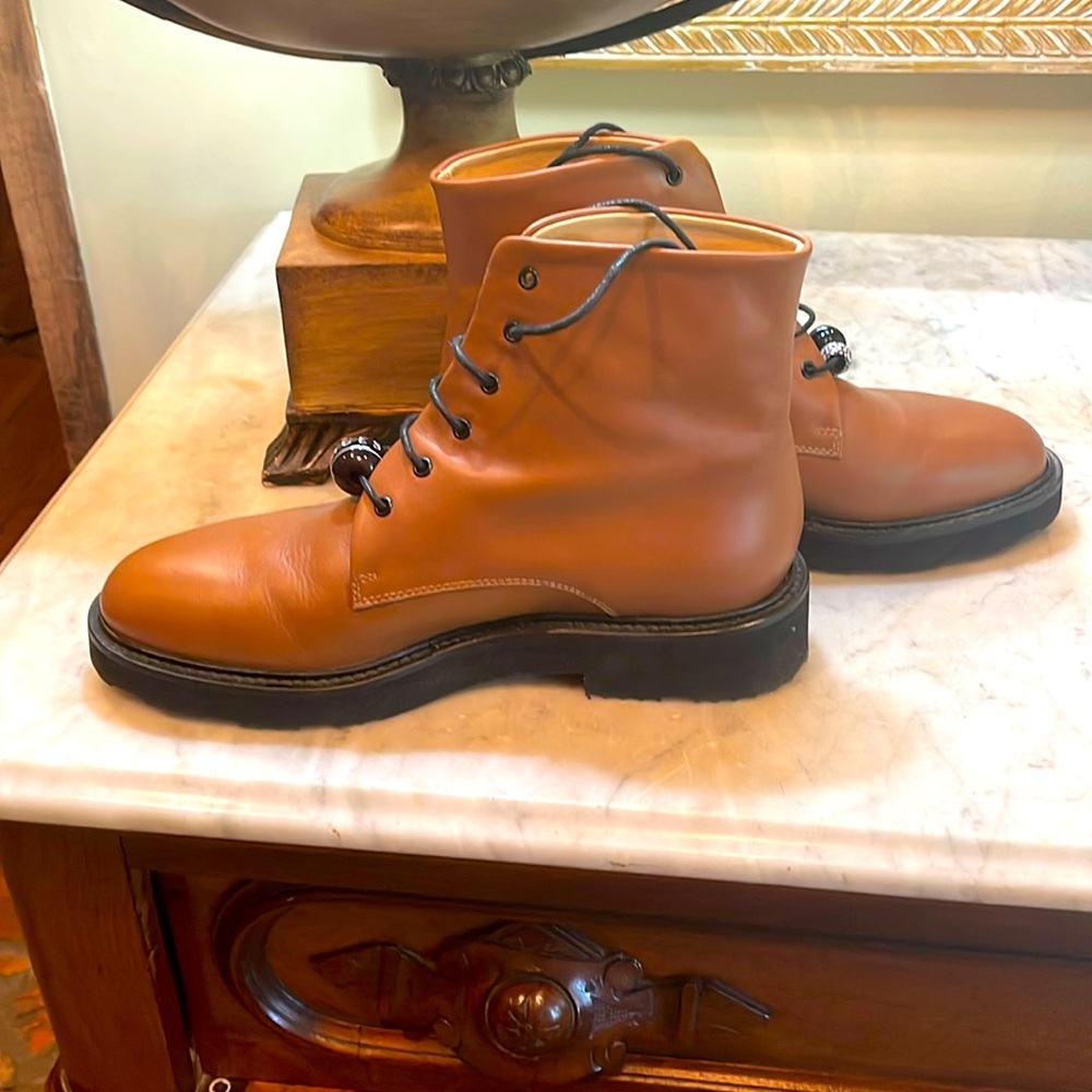 Very gently worn Dear Frances combat boot. Color:Tan Size 38